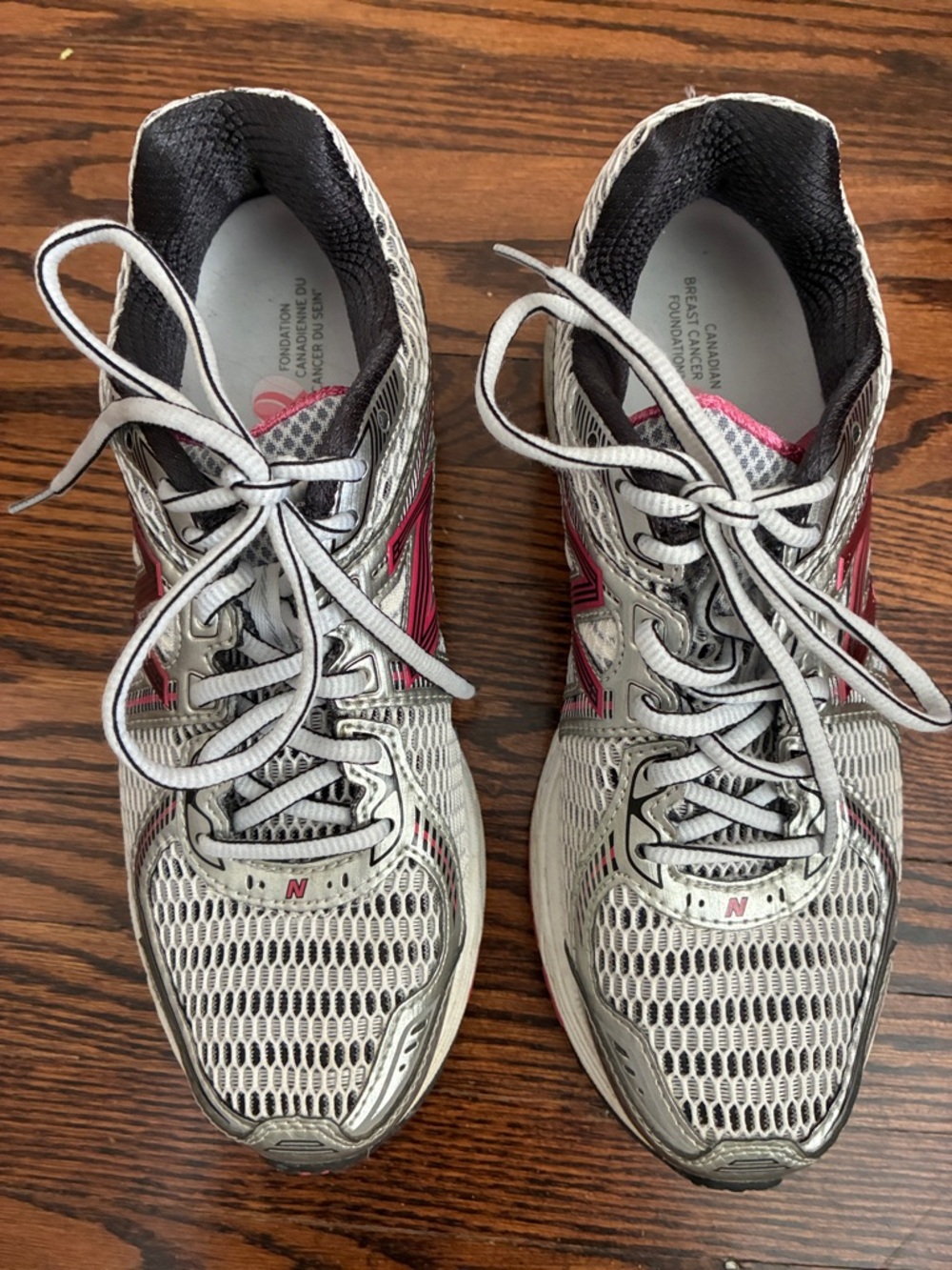 New Balance Women’s Silver and Pink Athletic Running Shoes 8.5 b with box.